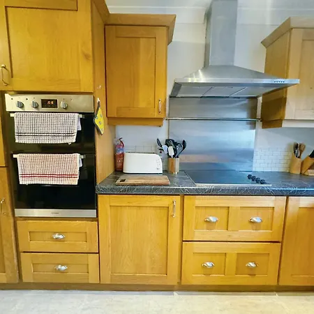 Spacious Family Friendly 4br Near Town Wexford