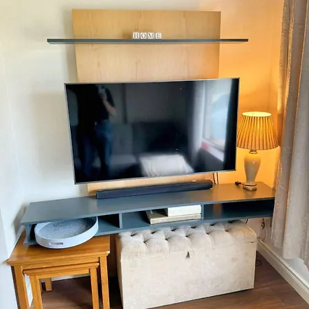 Spacious Family Friendly 4br Near Town Prázdninový dům *