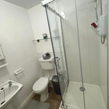 Prázdninový dům Spacious Family Friendly 4br Near Town *