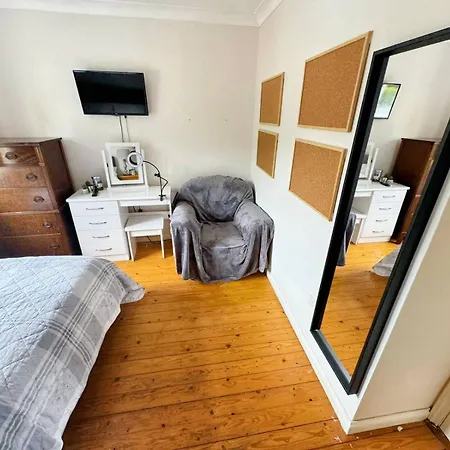 Spacious Family Friendly 4br Near Town Prázdninový dům