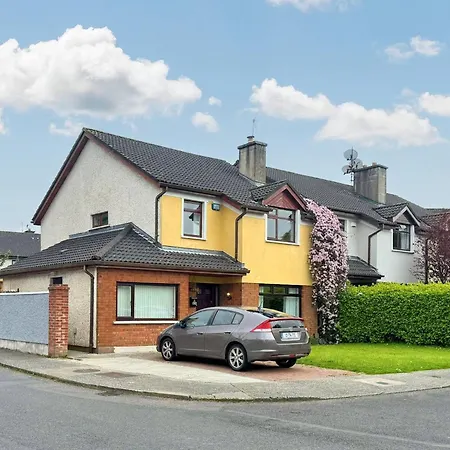 Spacious Family Friendly 4br Near Town Prázdninový dům