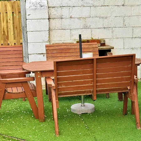 Spacious Family Friendly 4br Near Town Prázdninový dům *